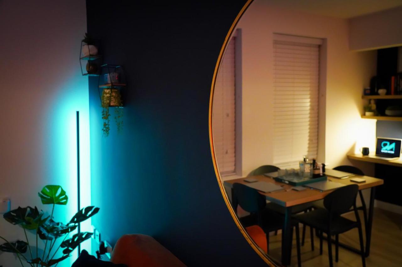 Neon Road At Park House Peterborough City Centre Apartment Dış mekan fotoğraf